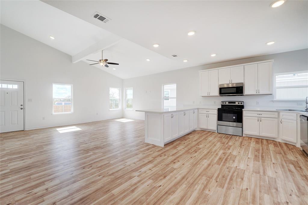 231 La Fortuna Tx 78617