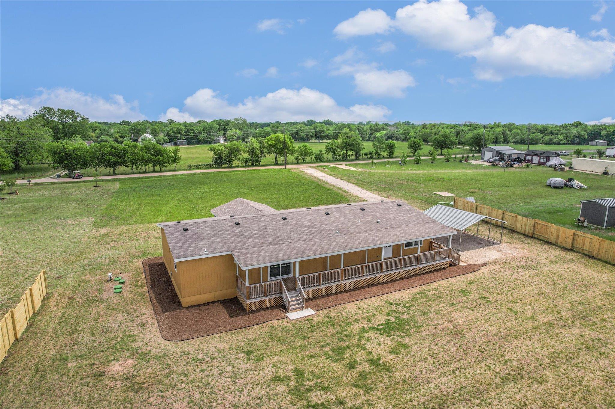 202 Lazy River Tx 78621