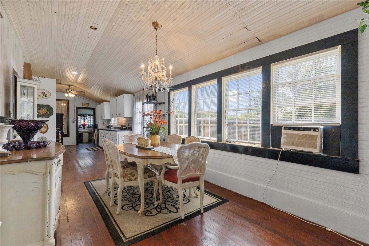 3848 Highway 304 Tx 78953