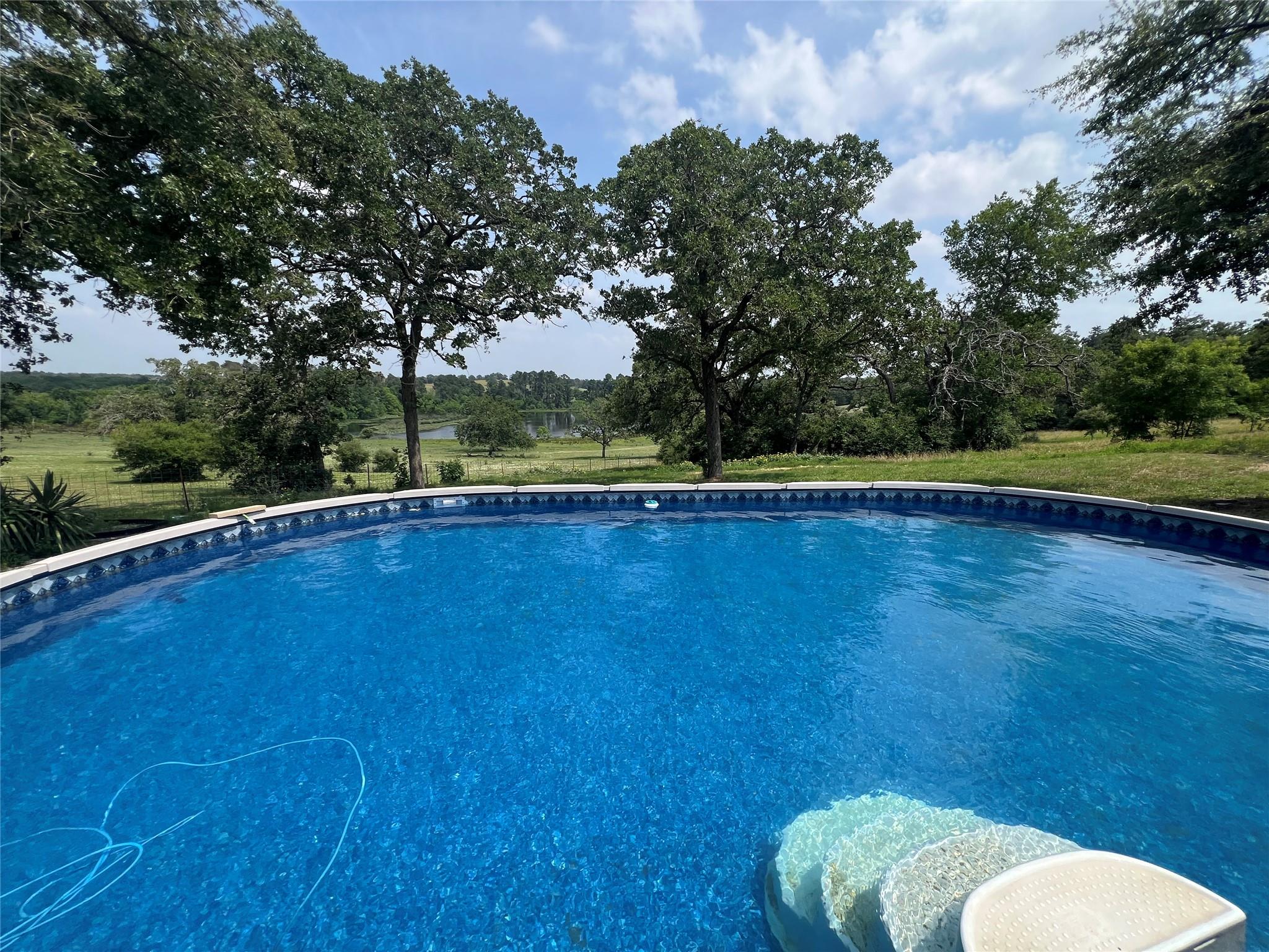 702 Paint Creek Tx 78650