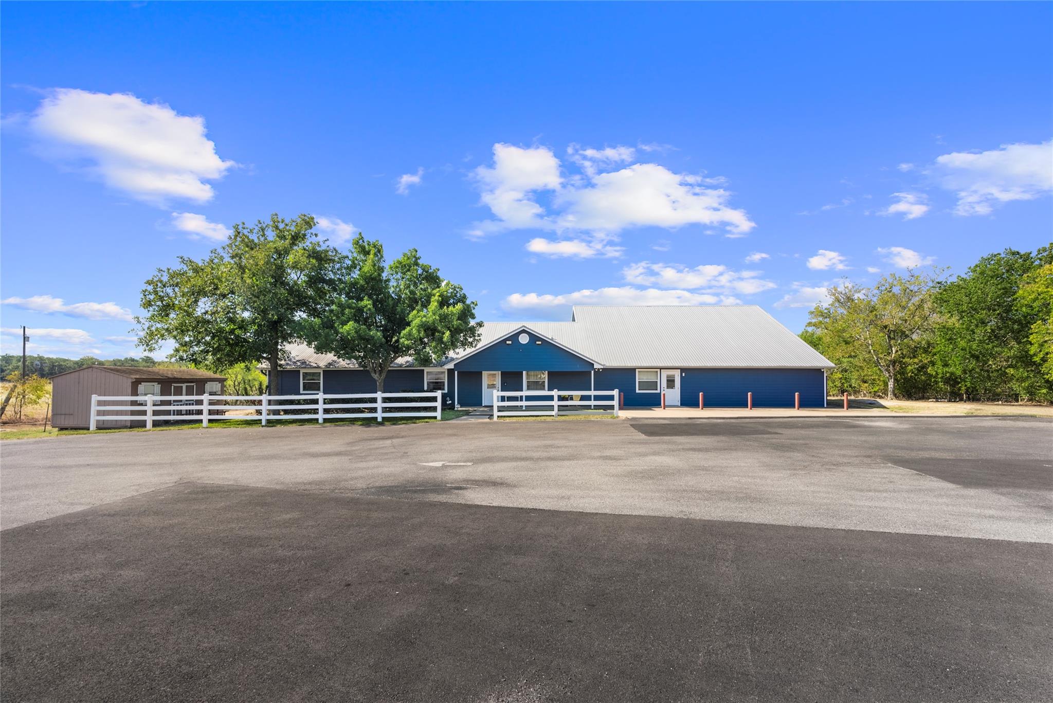 989 Old Mcdade Tx 78621