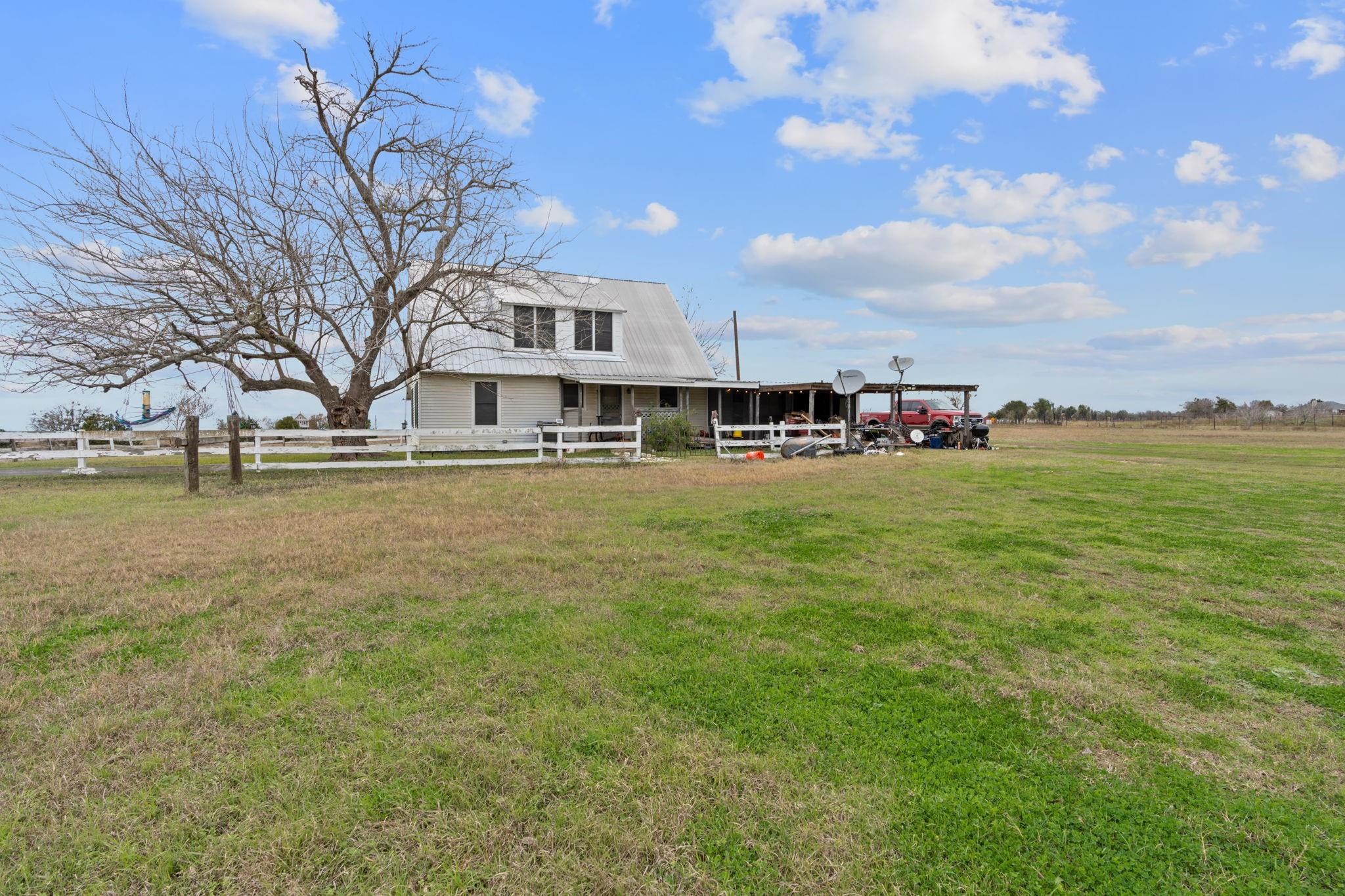 763 Upper Elgin River Tx 78621