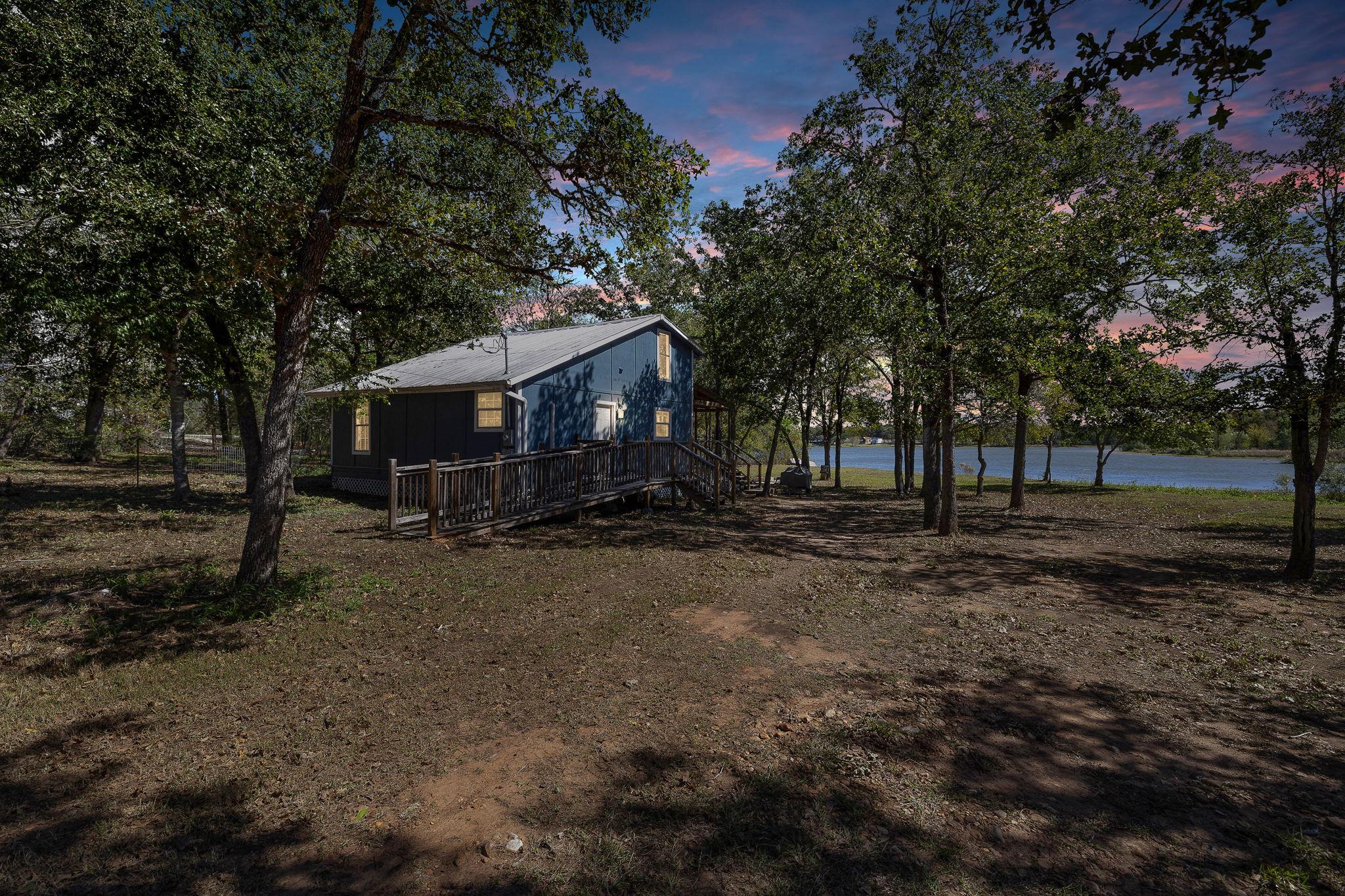 131 Moccasin Bend Tx 78957