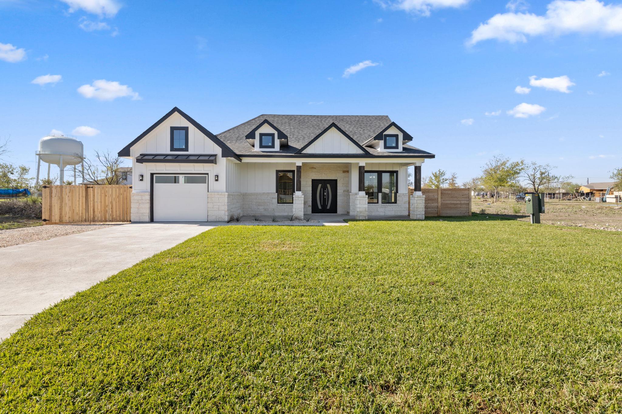 210 Jacaranda Tx 78616