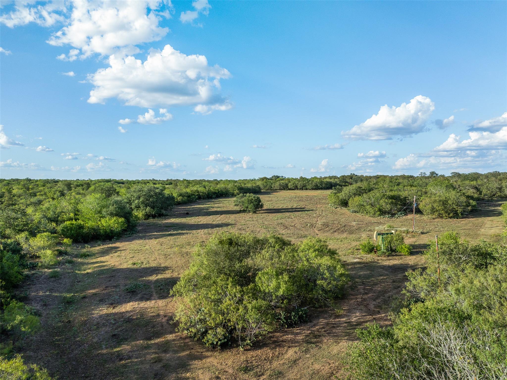 399 Seals Creek Tx 78644