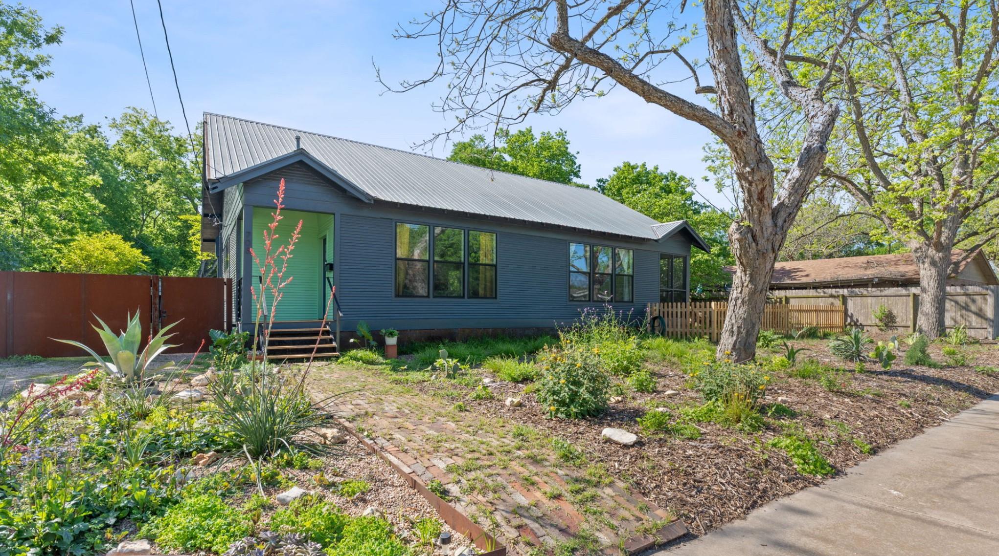 708 Prairie Lea Tx 78644