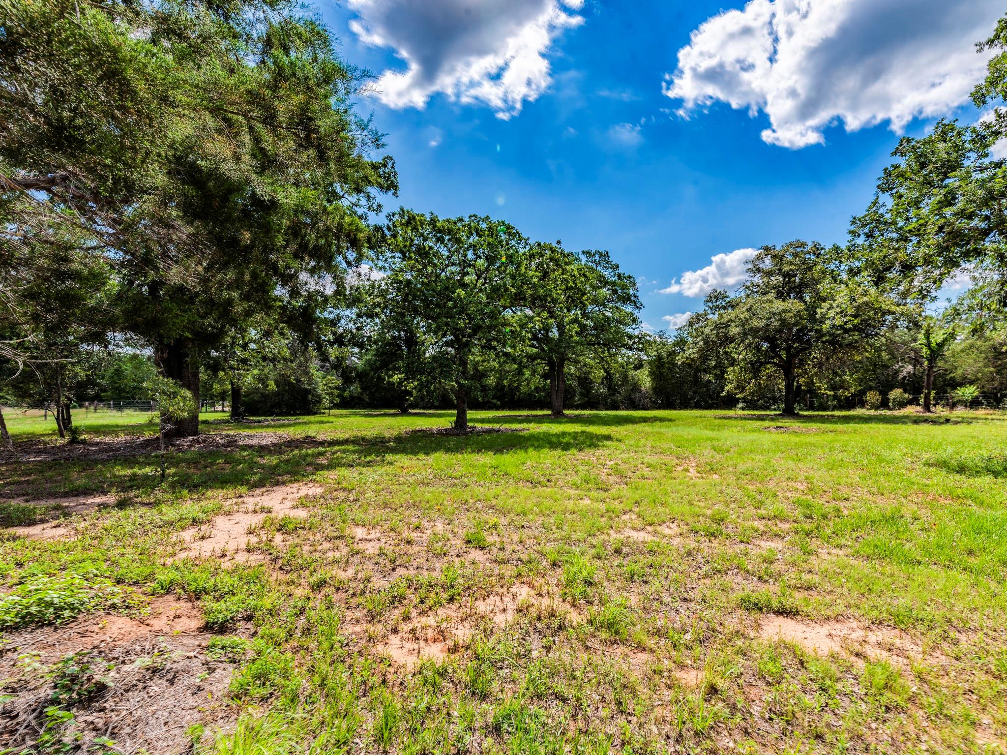 160 Radcliff Tx 78953