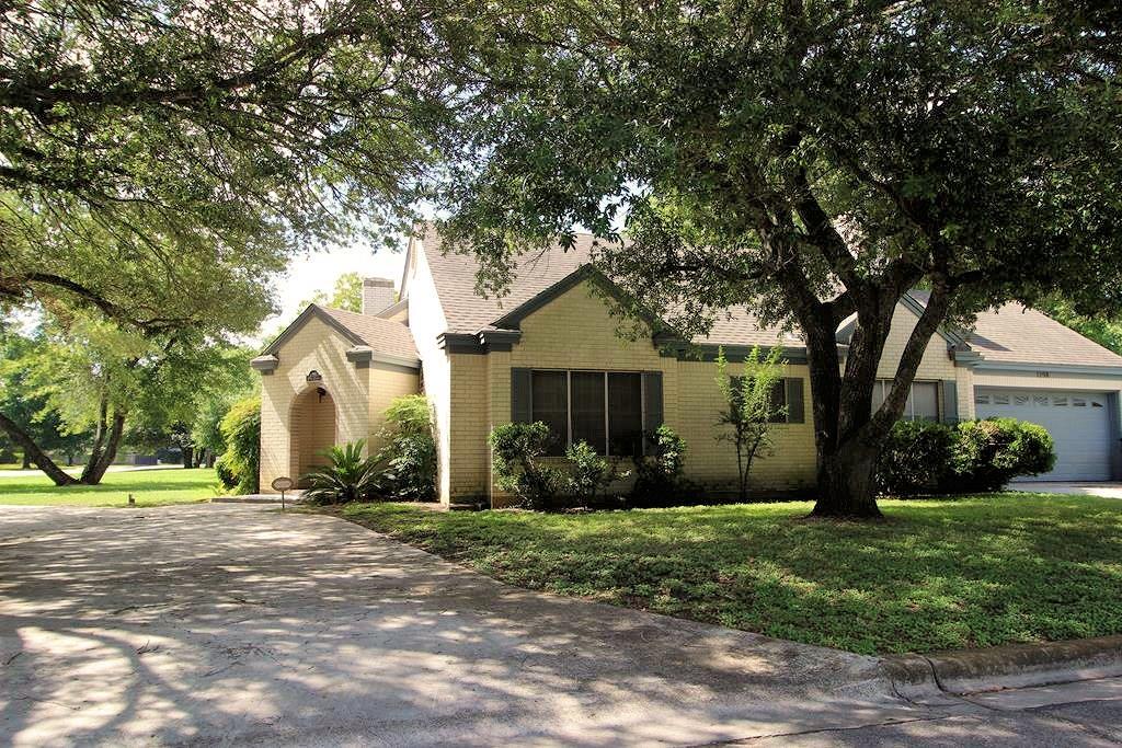 1298 Walter Ellison Tx 78644