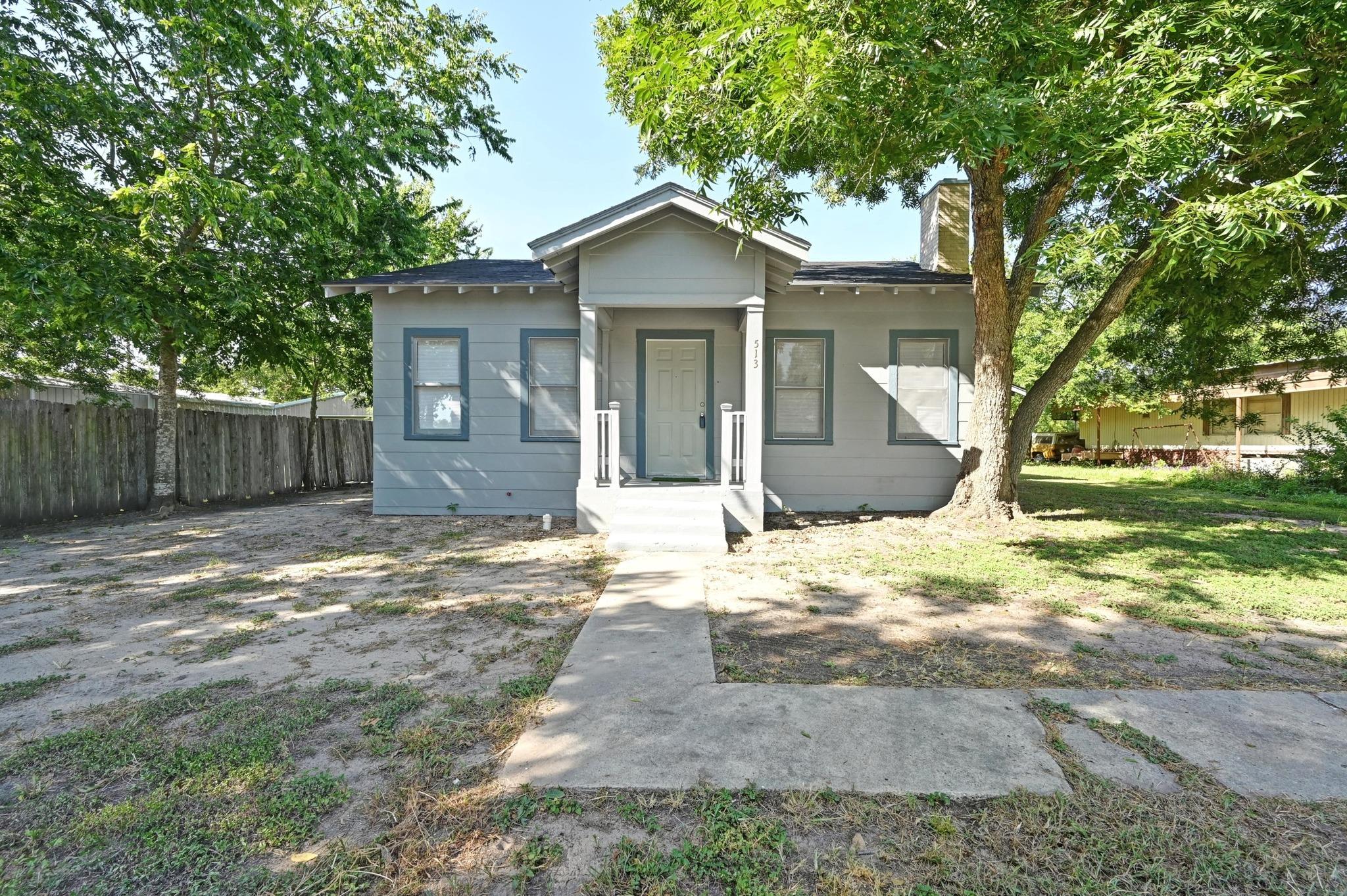 513 San Marcos Tx 78648