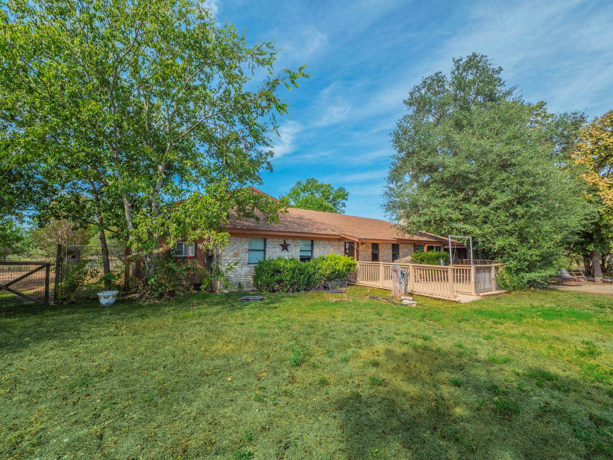 1323 Fm 1966 Tx 78656