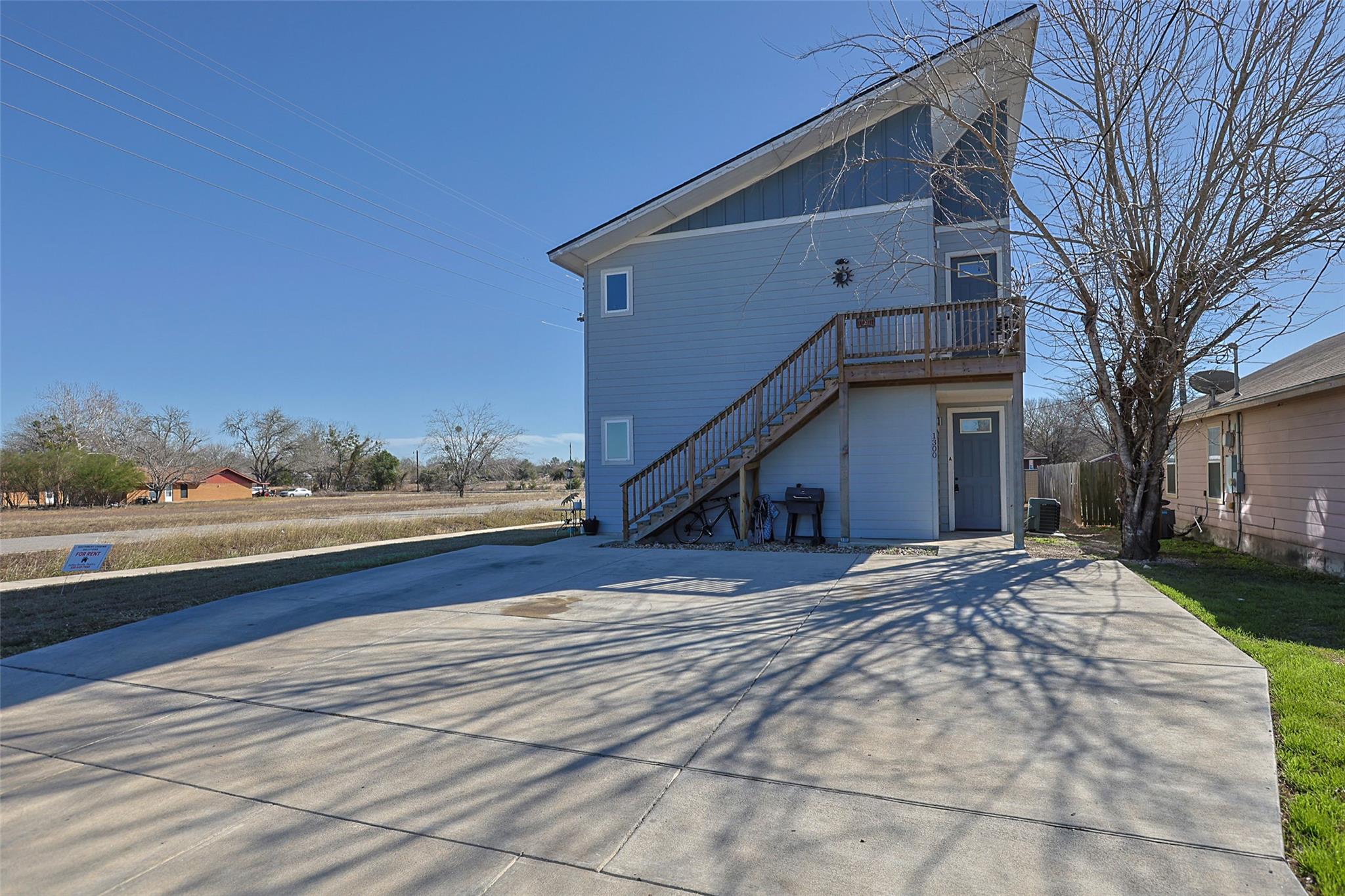 1300 Hausman Tx 78644