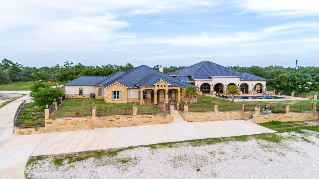 761 Allison Tx 78666