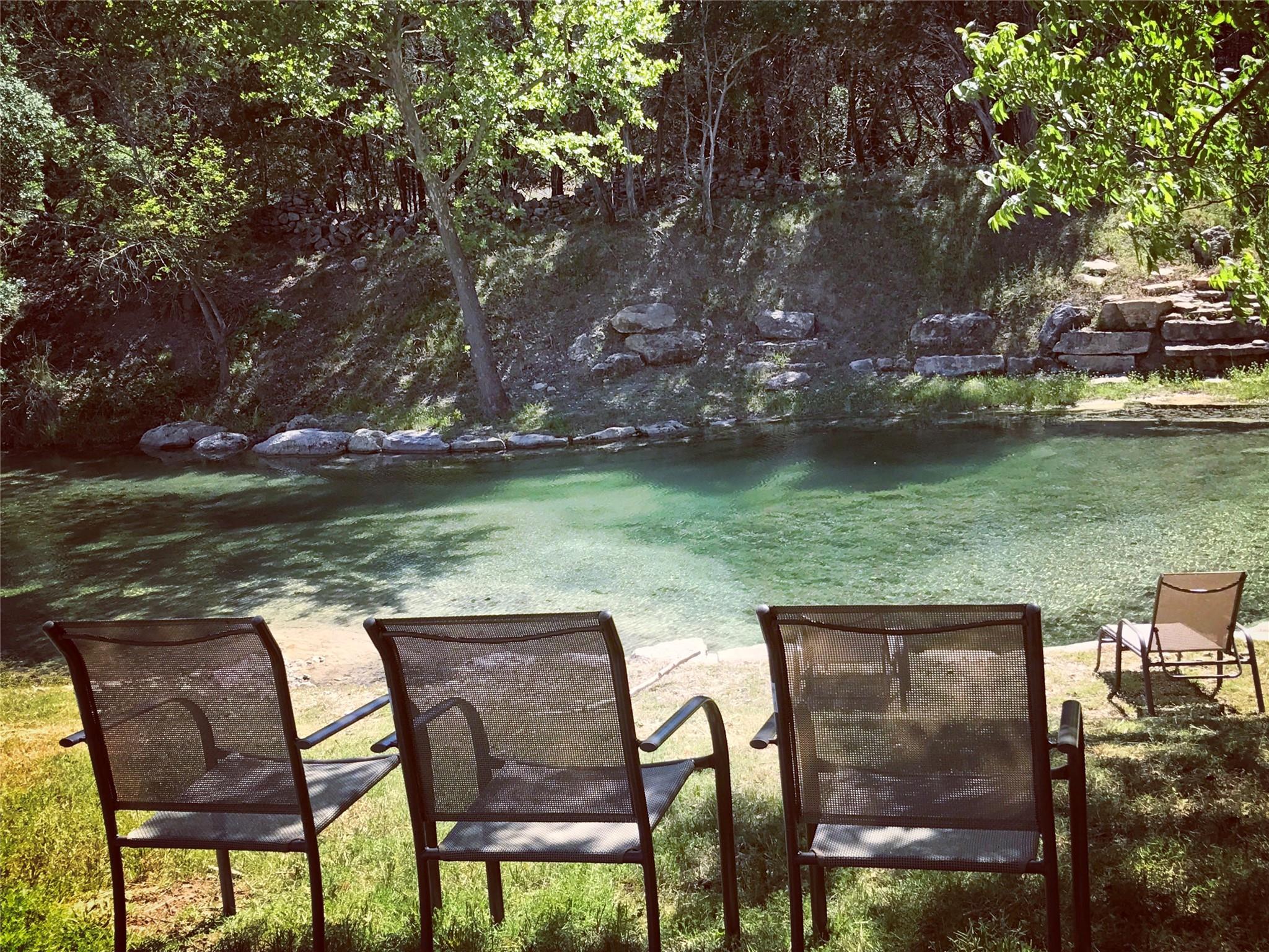 101 Hillview Tx 78620