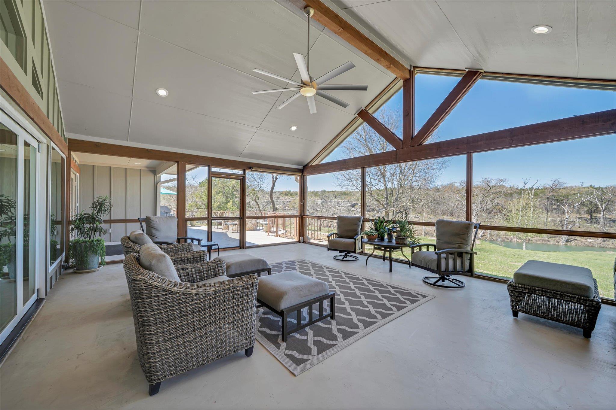 204 Blanco Bend Tx 78676