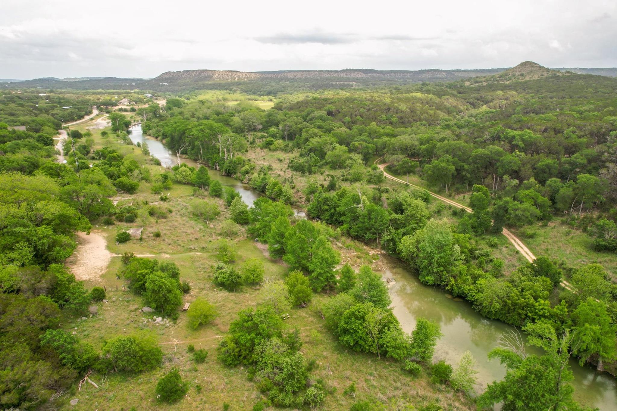 107 Edgewater Tx 78676