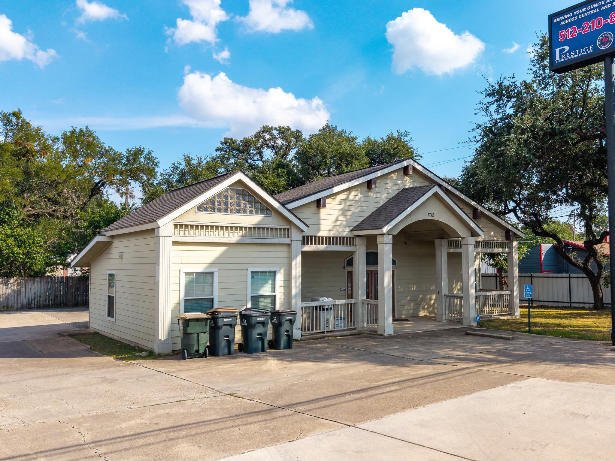 1712 Interstate 35 Tx 78666