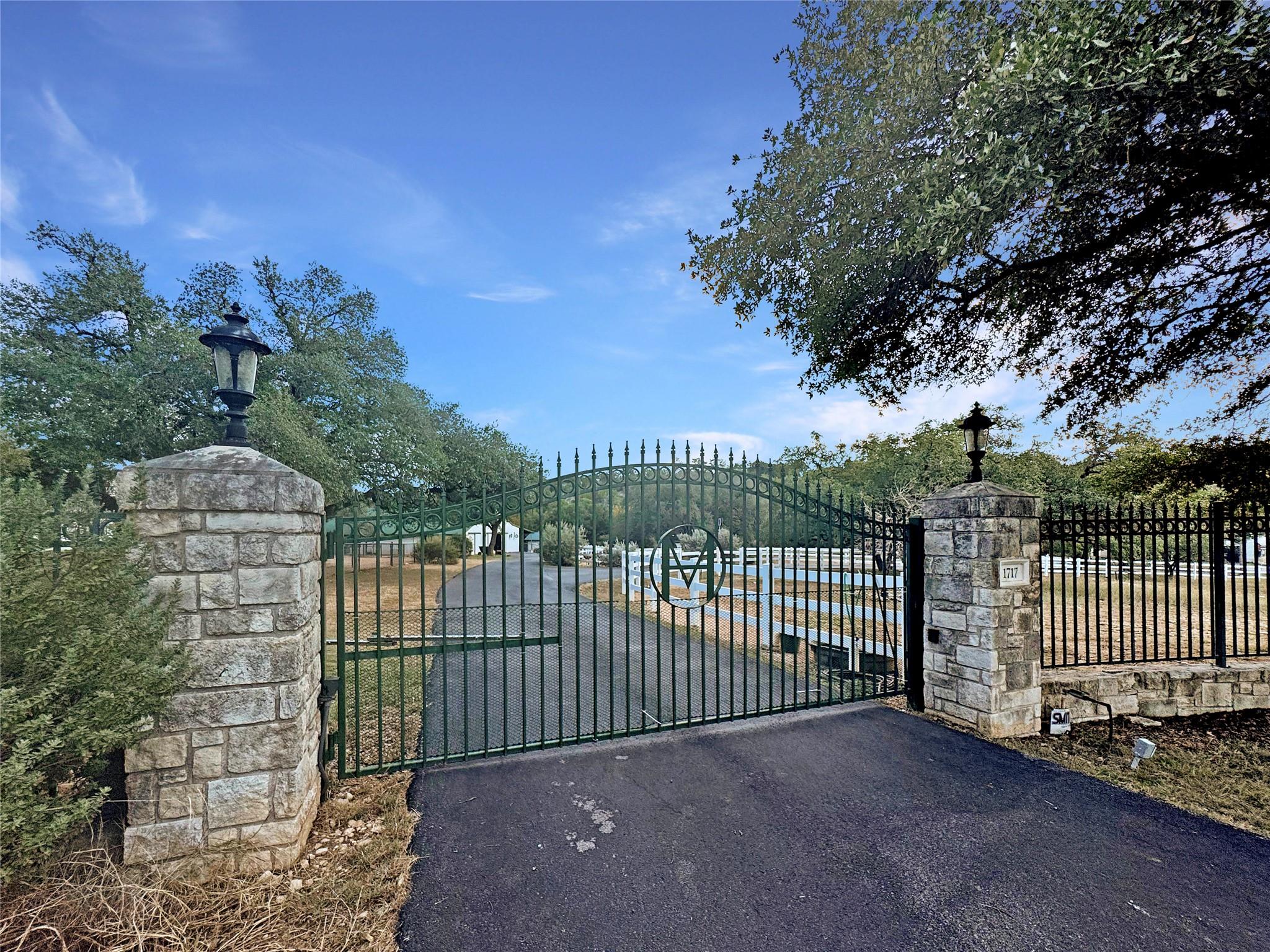 1717 Sycamore Tx 78620