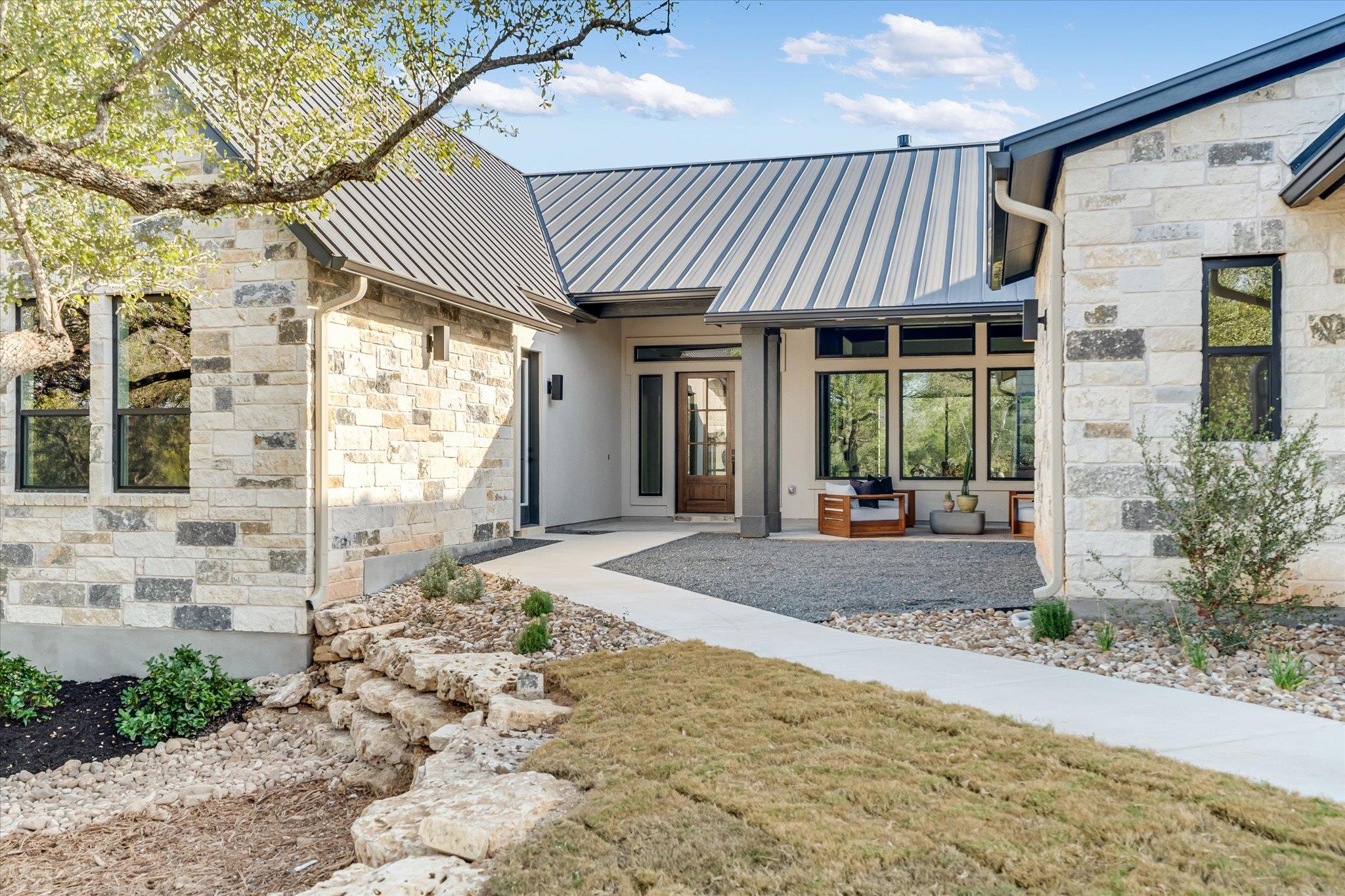 202 Brown Saddle Tx 78619