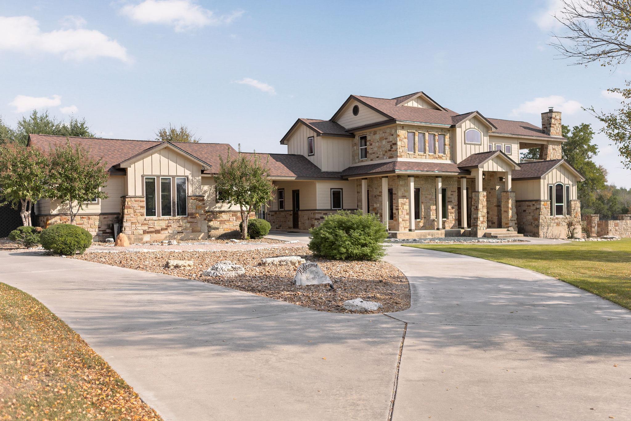 309 Hacienda Tx 78620