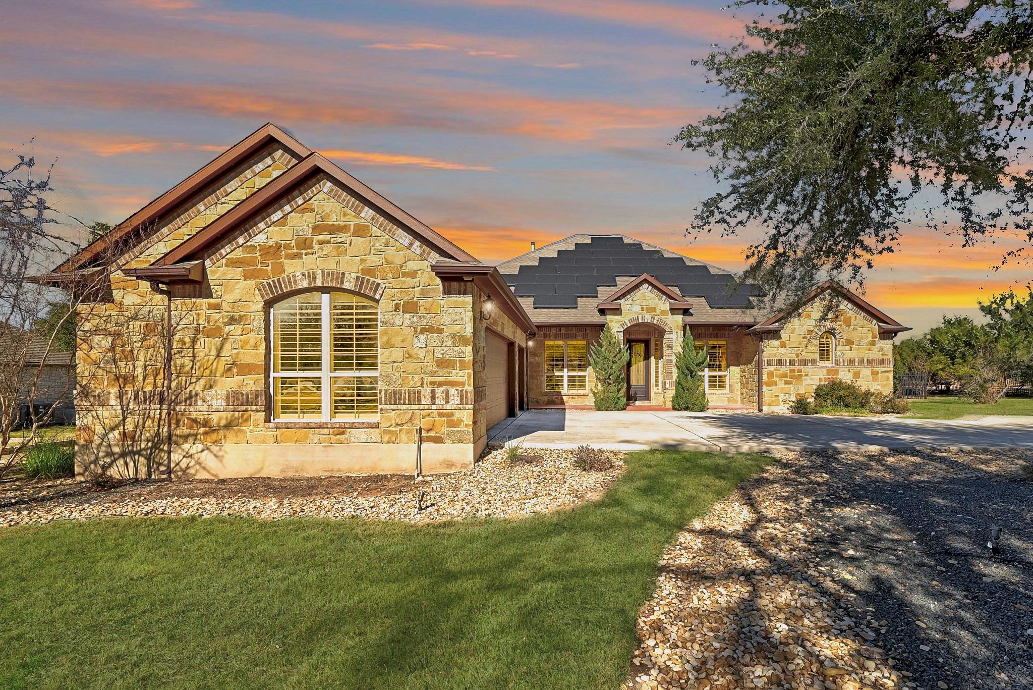 390 Hawthorne Tx 78619