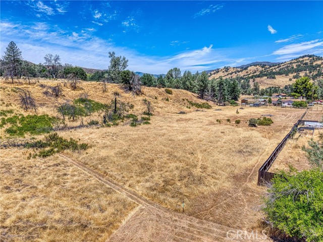 2595 Spring Valley RD