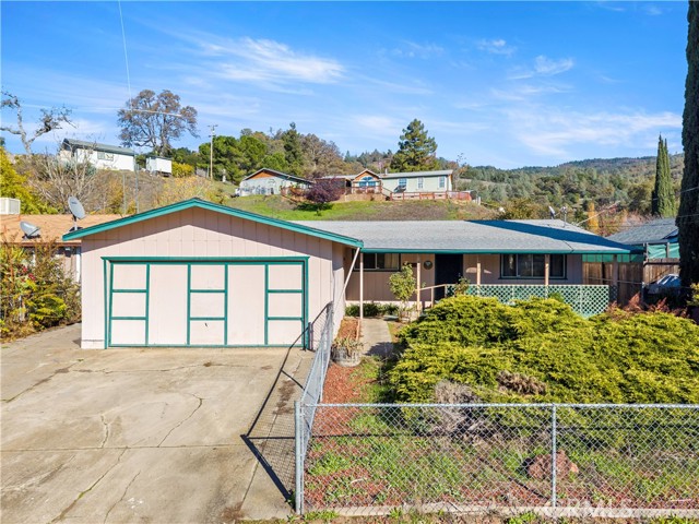 3944 Country Club DR