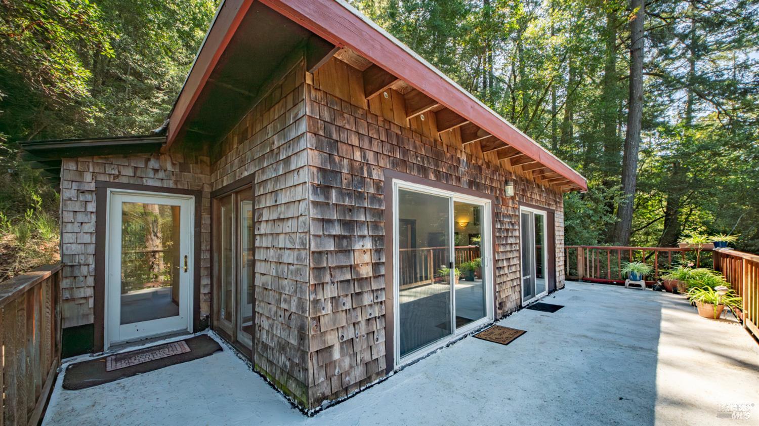 15 Mountain View Avenue