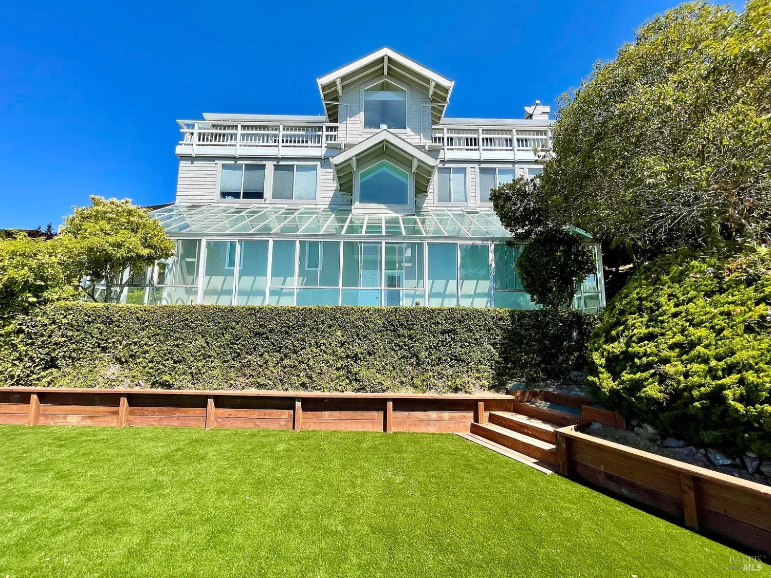 67 Via Los Altos None