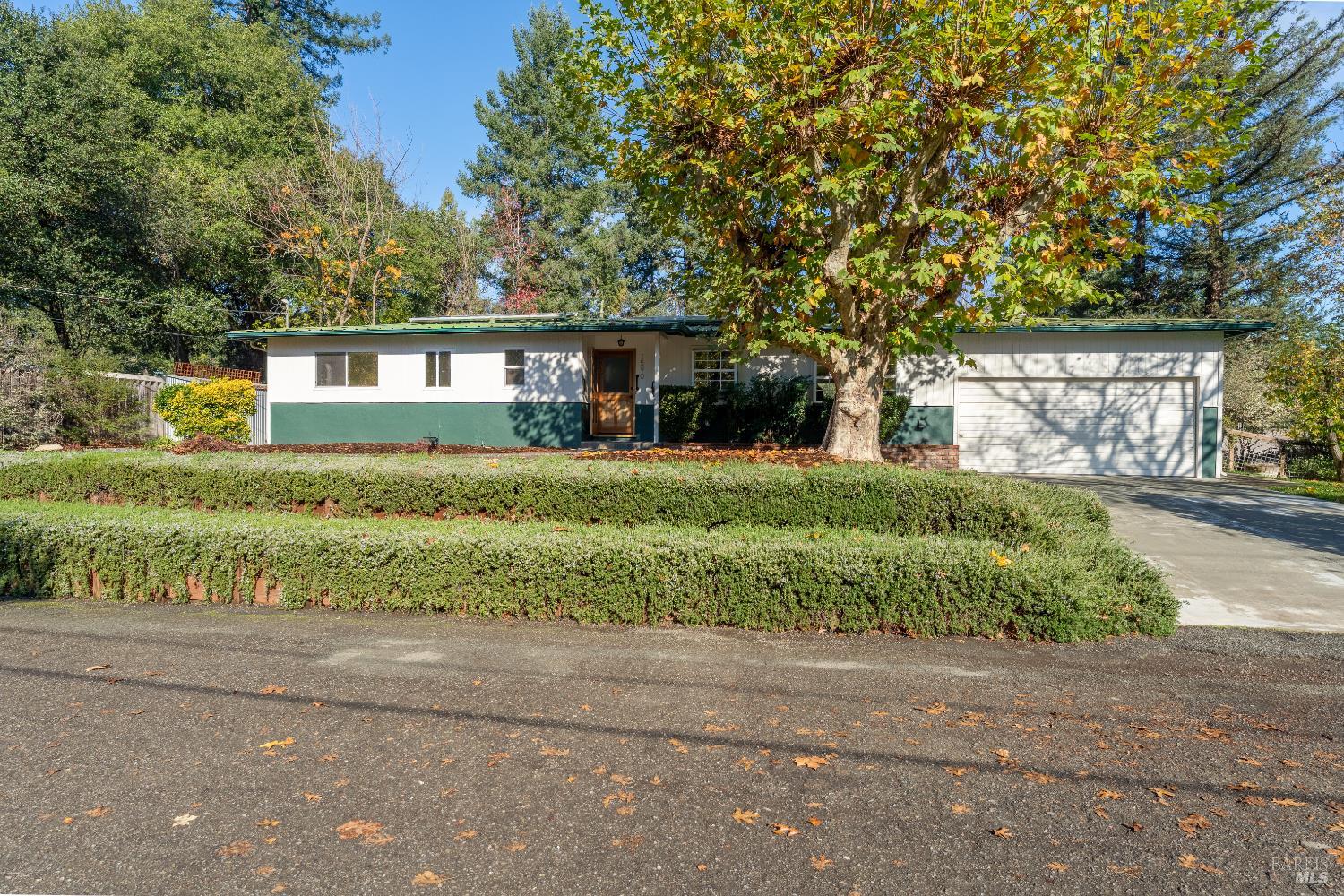 1590 Manzanita Drive