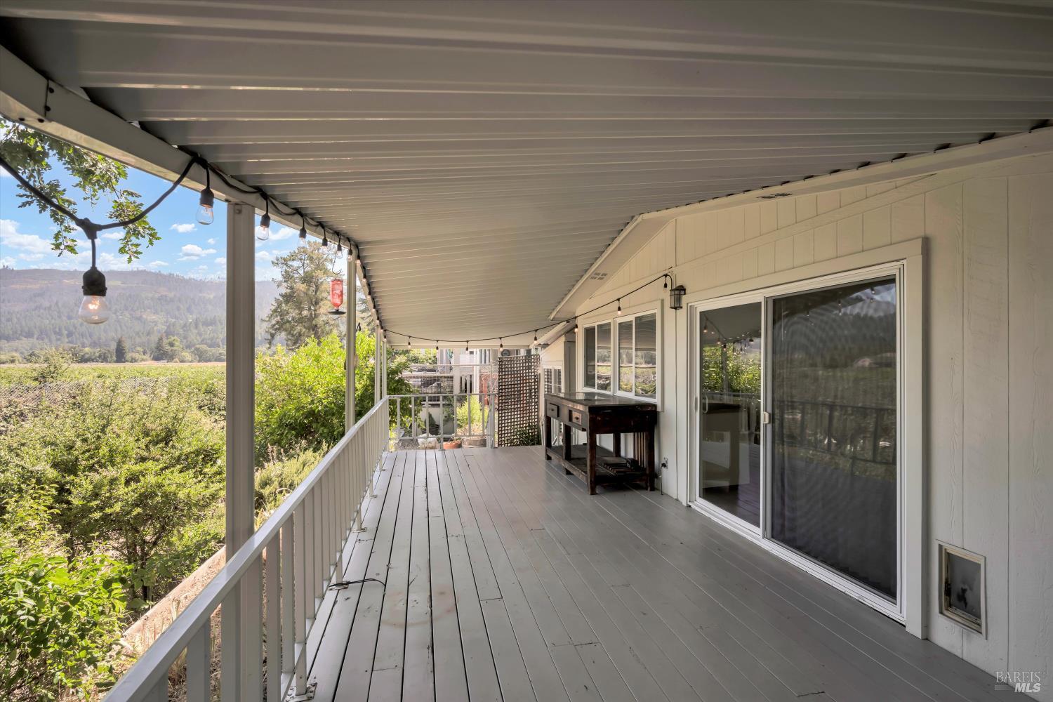 810 Champagne E Street