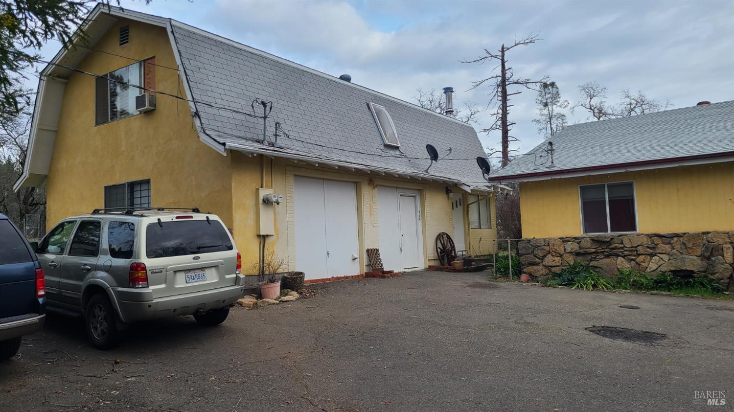 506 N White Cottage Road