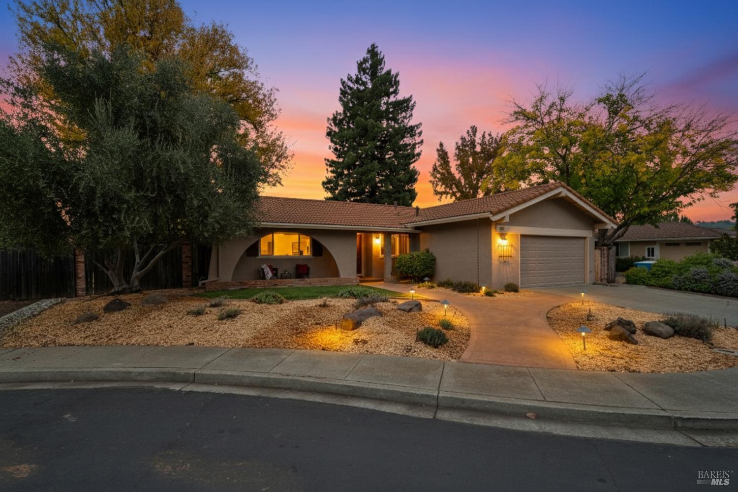 654 Corte Seville None