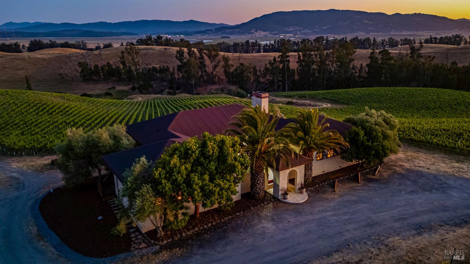 6513 Lakeville Highway