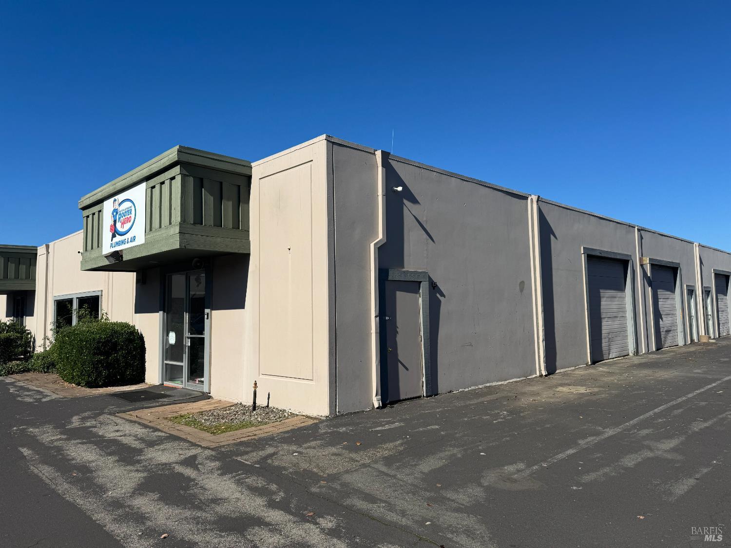 5772 Commerce Boulevard