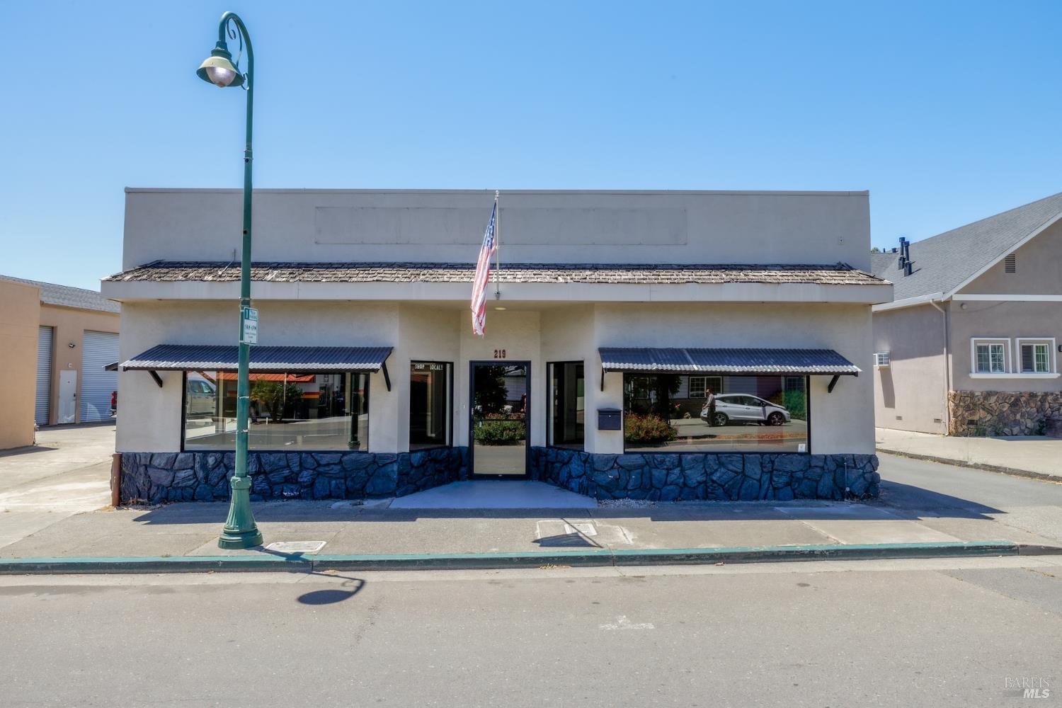 219 S Cloverdale Boulevard