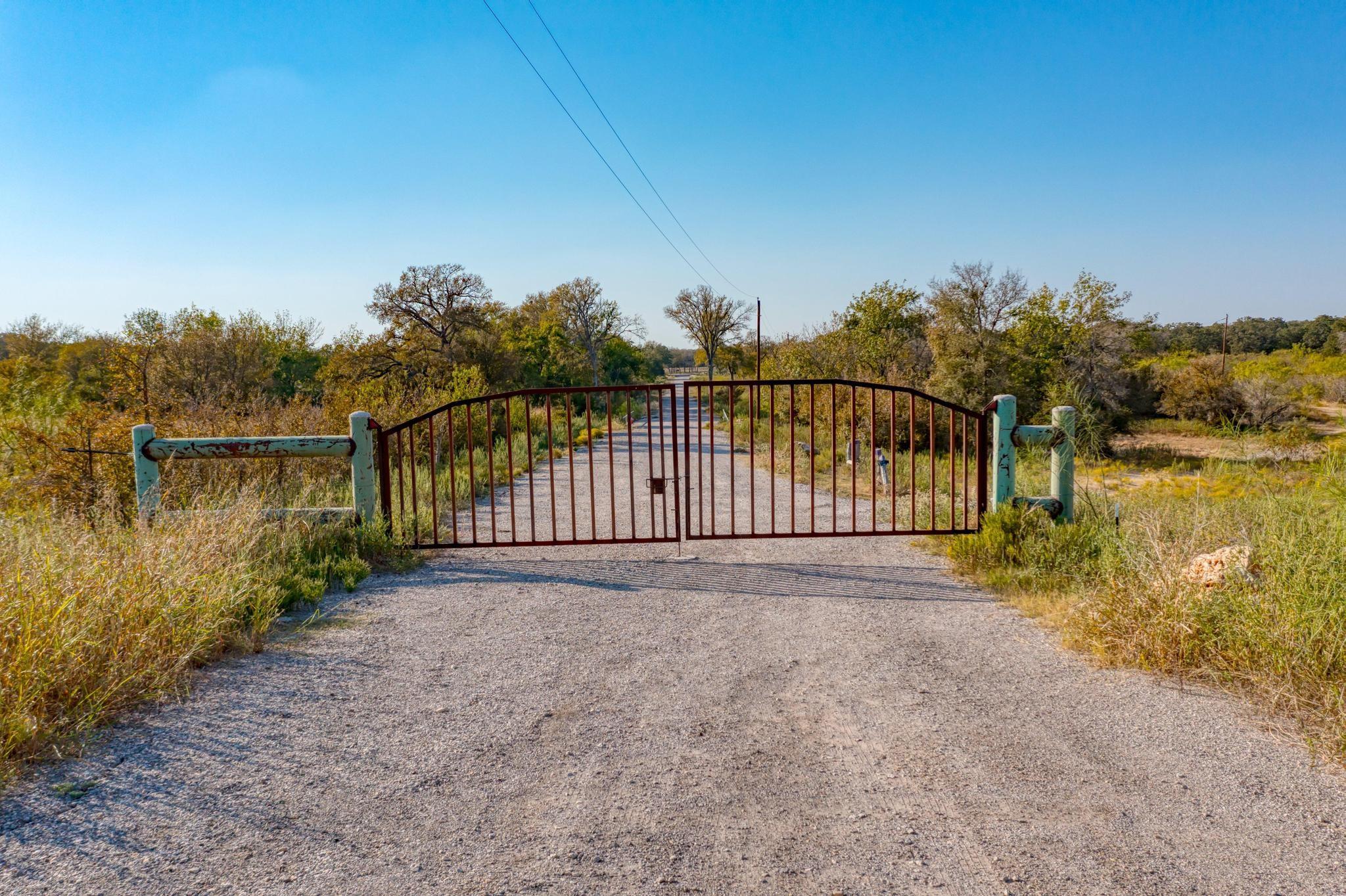 9202 Lockwood Springs Tx 78653