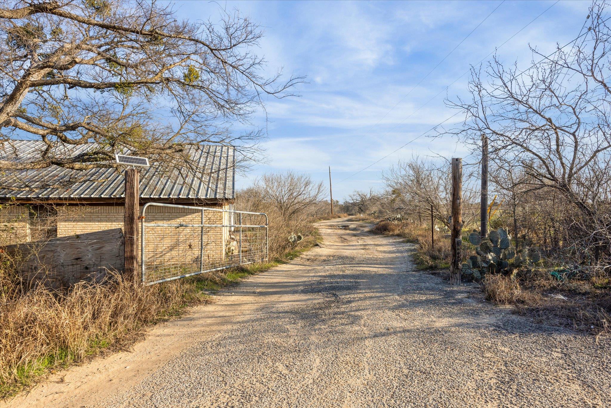 4975 Highway 71 Tx 78617