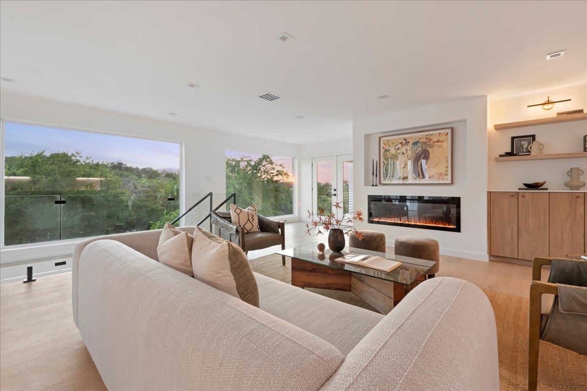 902 Challenger Tx 78734