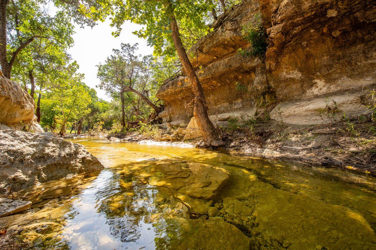 23642 & 23644 Nameless Tx 78641