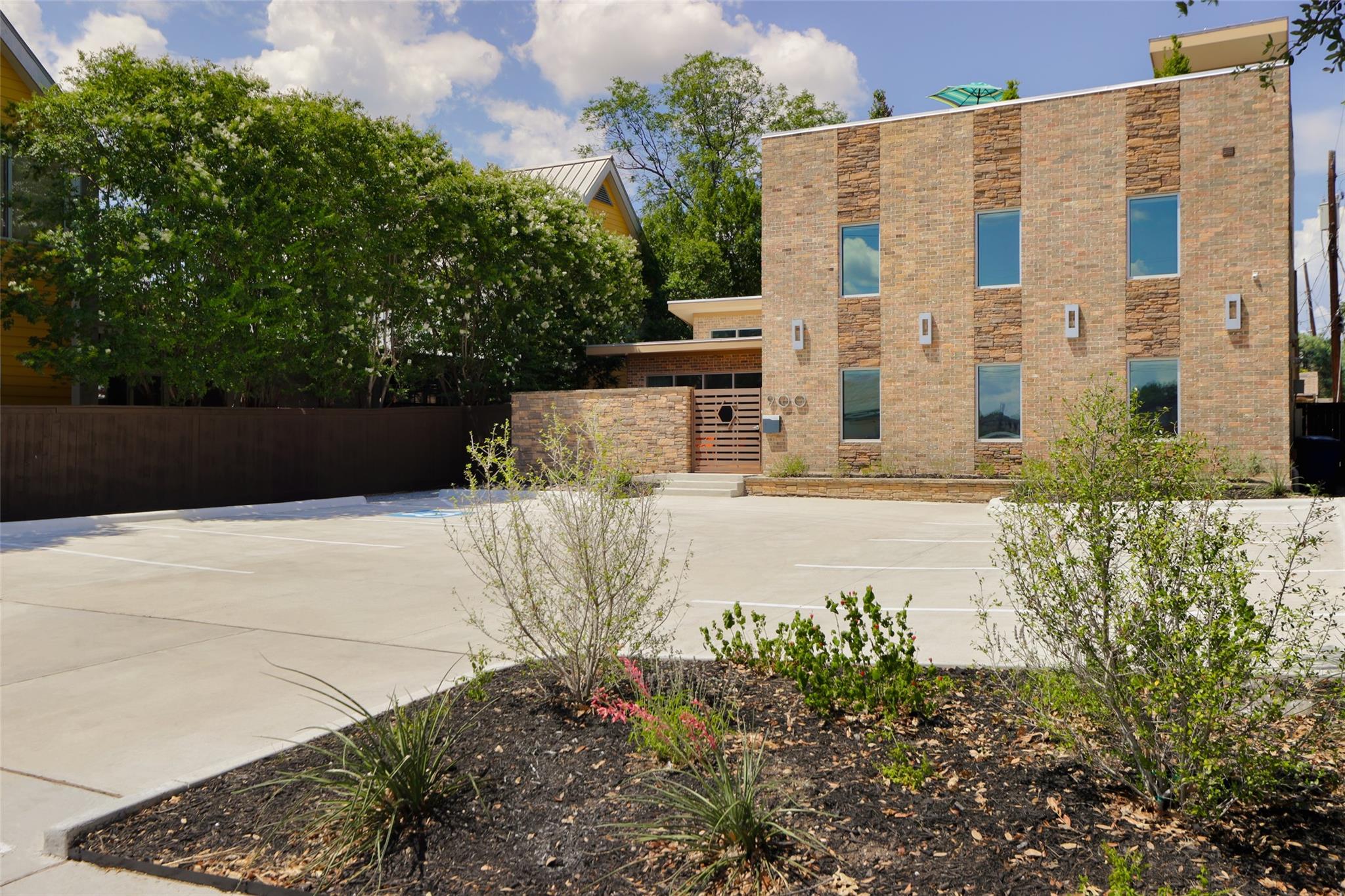 900 North Loop Tx 78756