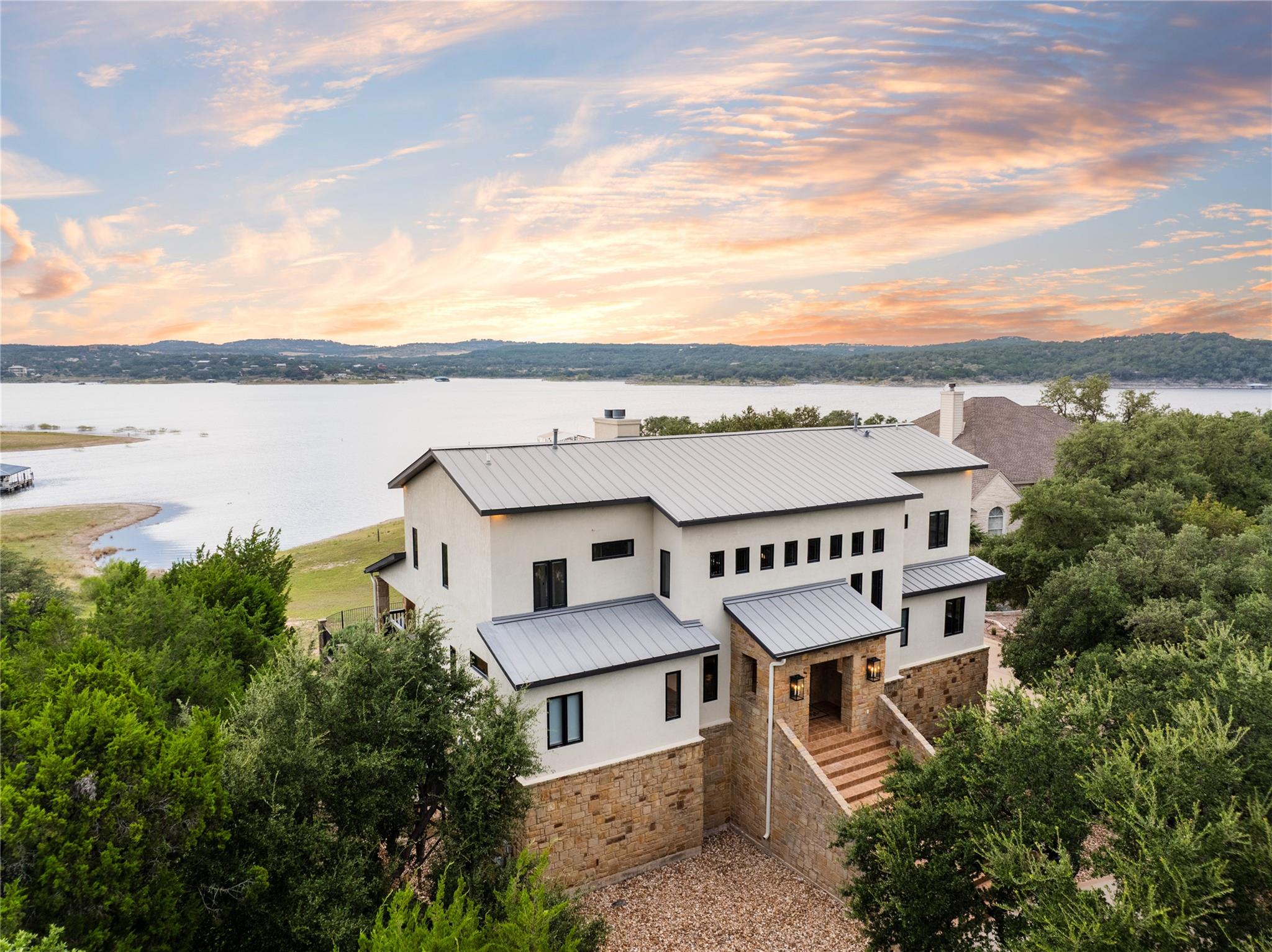 516 Deckhouse Tx 78645