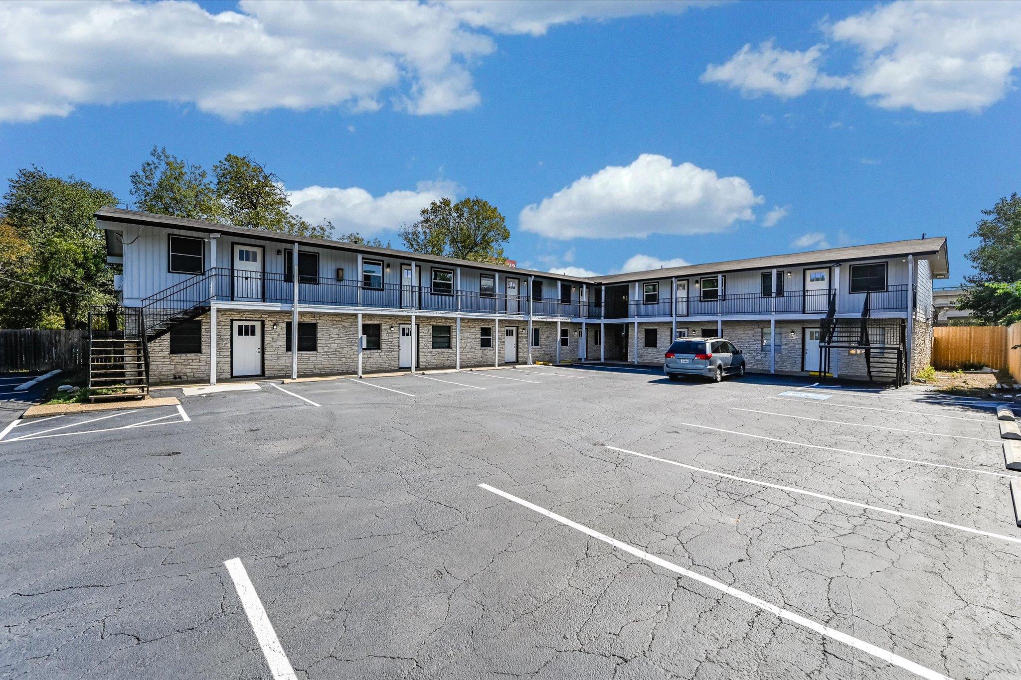 3703 Harmon Tx 78705