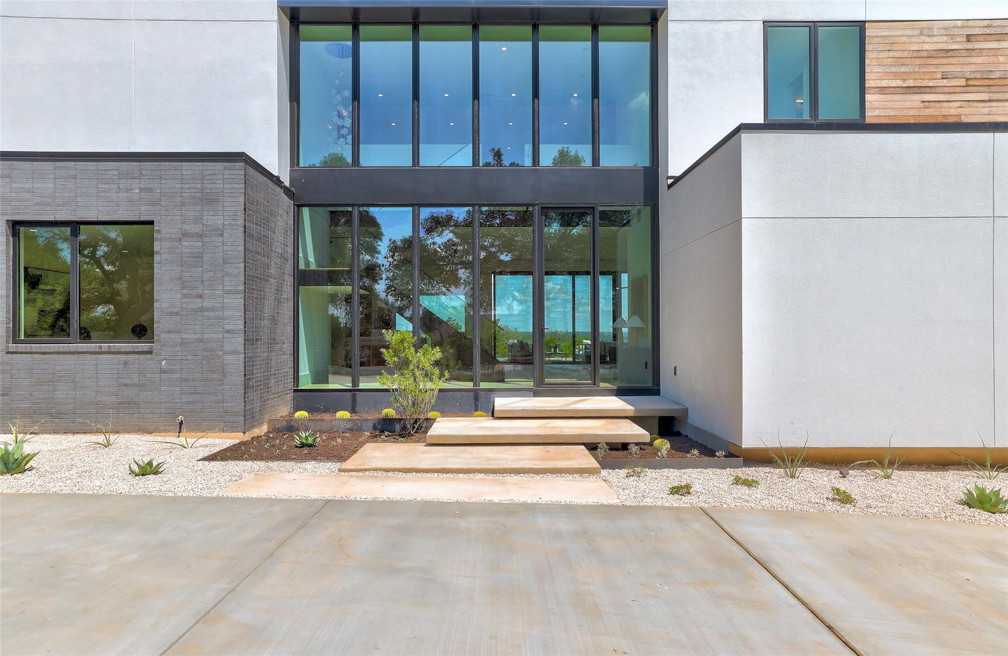 2404 Camino Alto Tx 78746