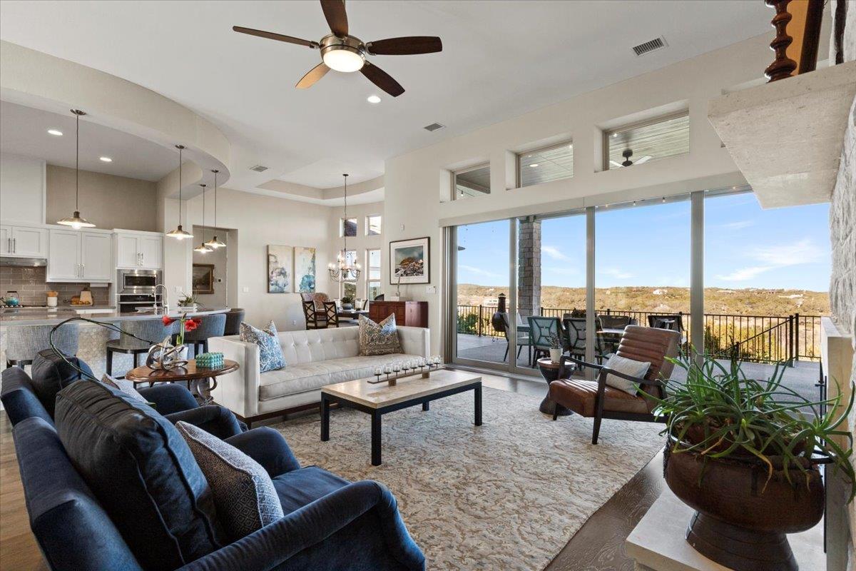 17825 Windecker Tx 78620