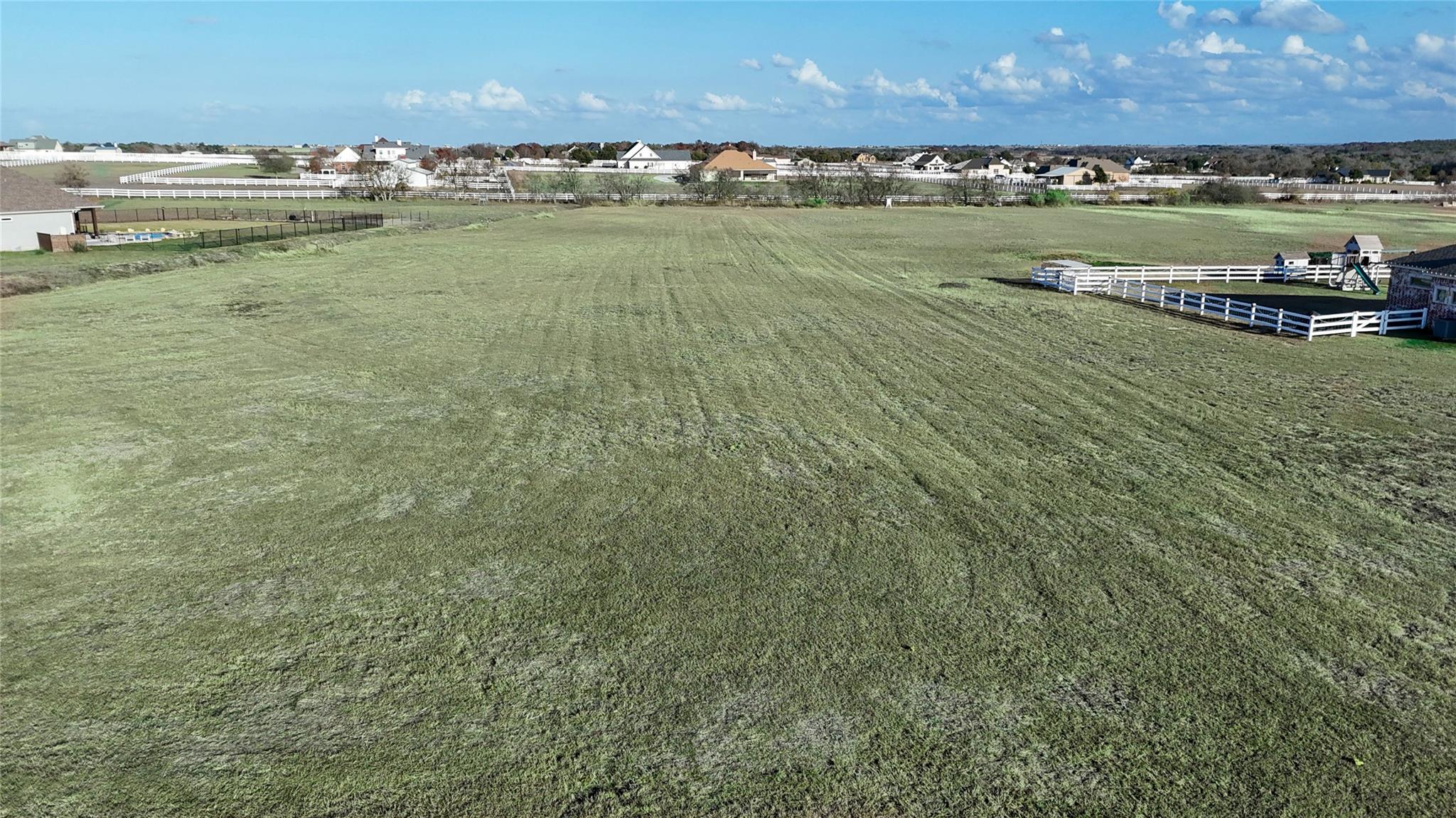 100 Twin Creekview Tx 78626