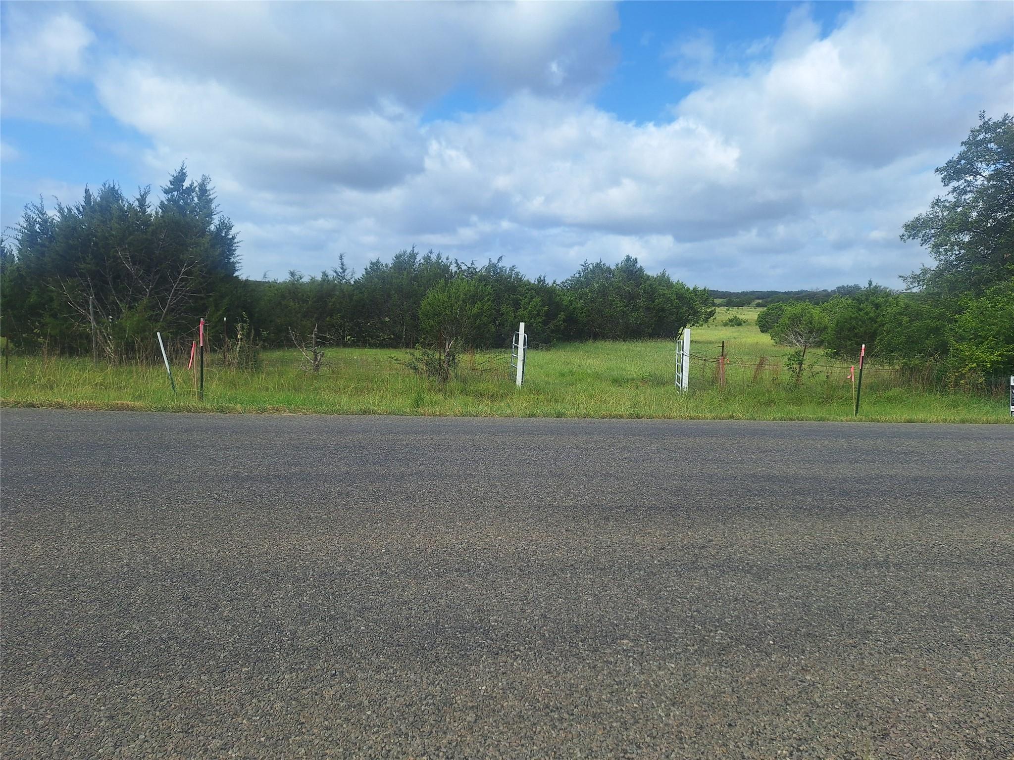 1495 County Road 281 Tx 78641