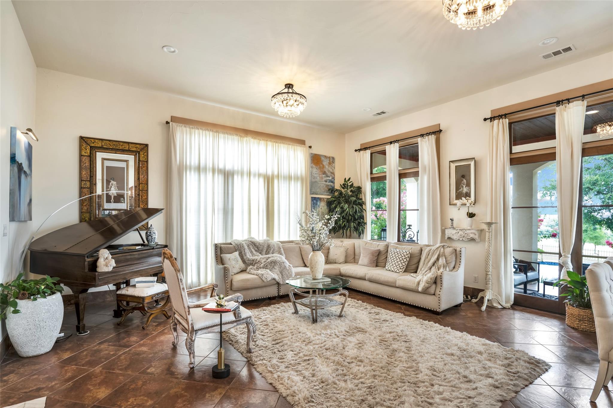 601 Strada Luca Tx 76527