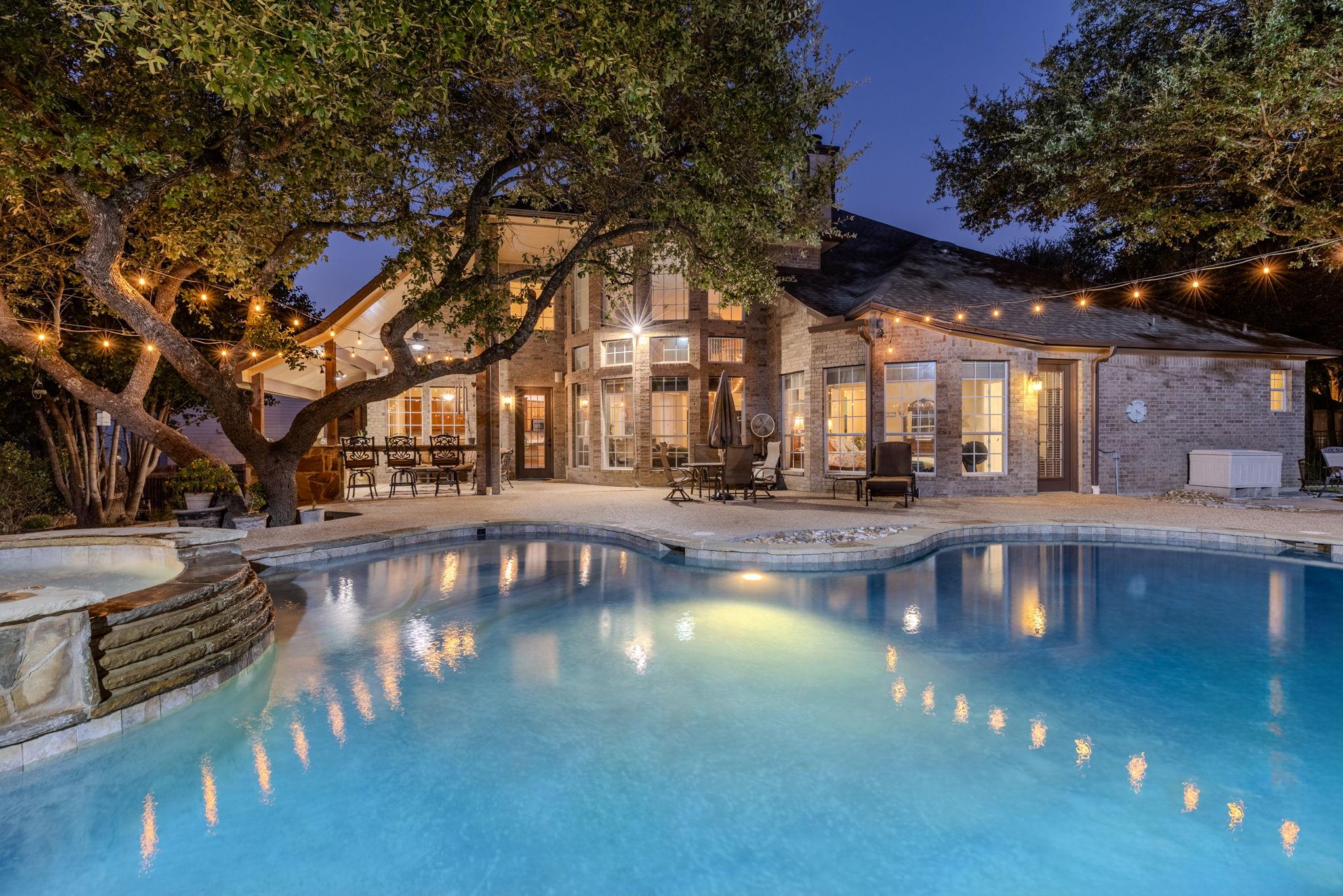 908 Golden Bear Tx 78664