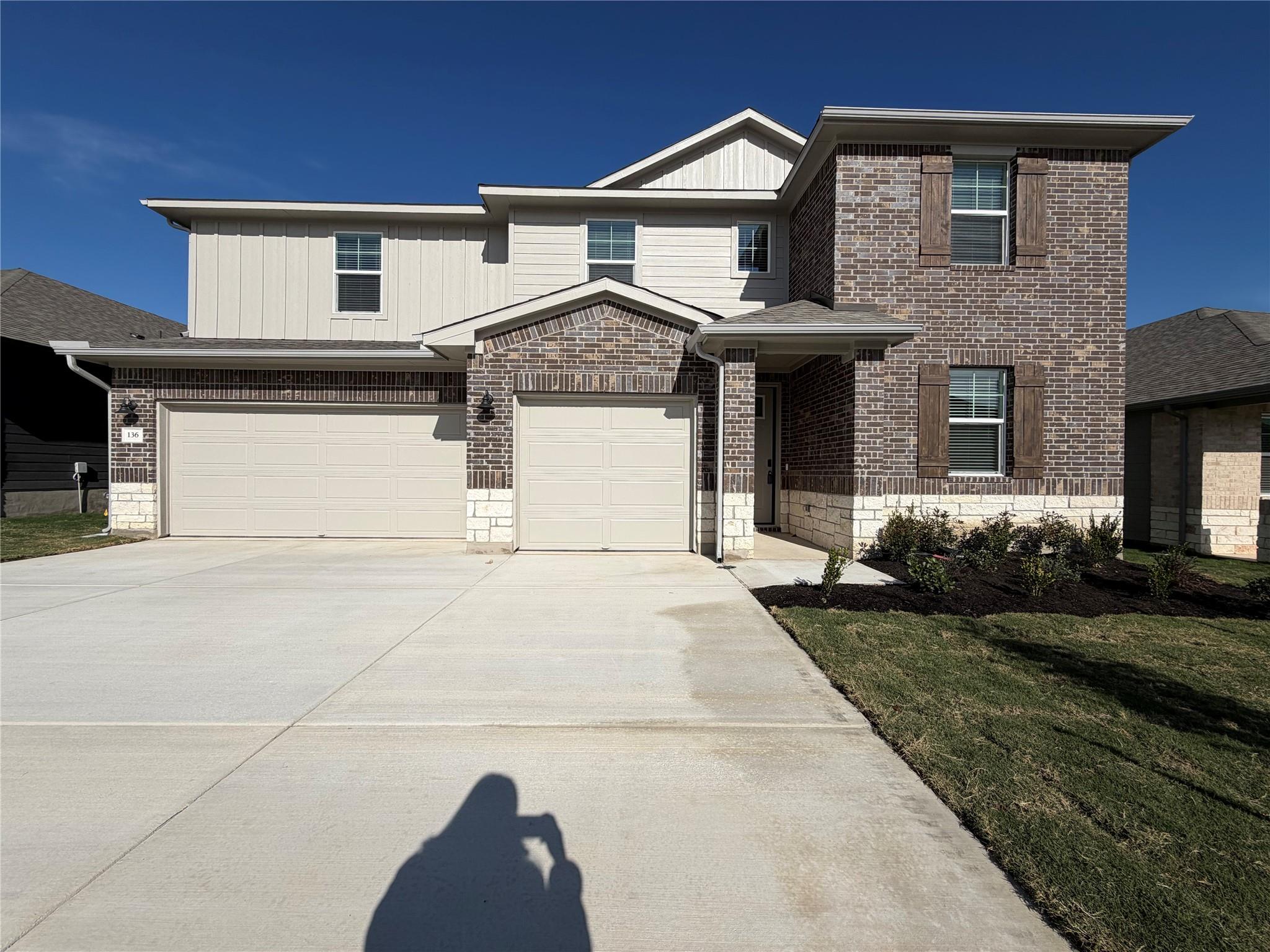 136 Divisadero Tx 78634