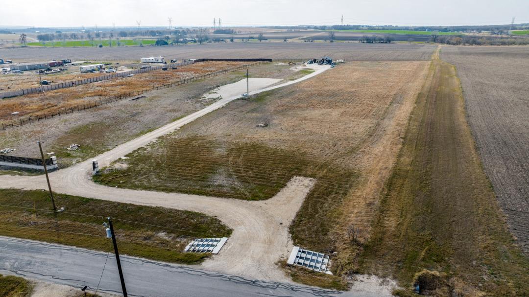 709 County Road 333 Tx 76530